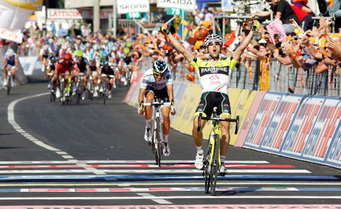 Stage 8 sneak attack by Contador